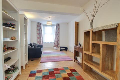 3 bedroom end of terrace house to rent, Elthruda Road, Hither Green , London, SE13