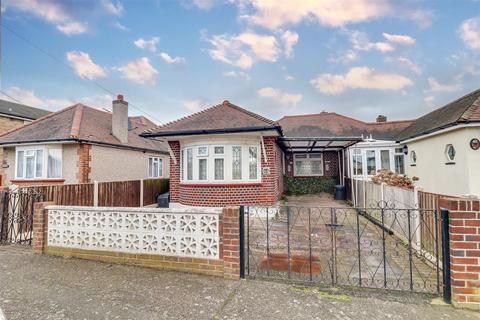 3 bedroom semi-detached bungalow for sale, Cleveland Drive, Westcliff-On-Sea SS0