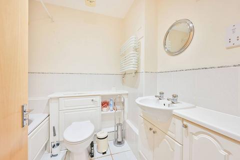 2 bedroom flat for sale, Rivers House, Brentford, TW8