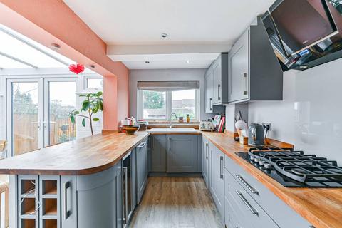 169 Langley Way, West Wickham, BR4 0DN