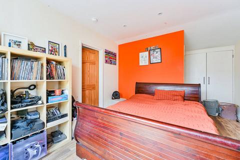 169 Langley Way, West Wickham, BR4 0DN