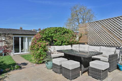 169 Langley Way, West Wickham, BR4 0DN