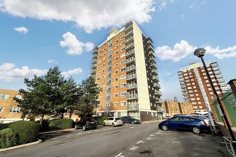 2 bedroom flat for sale, Lakeside Rise, Manchester, M9