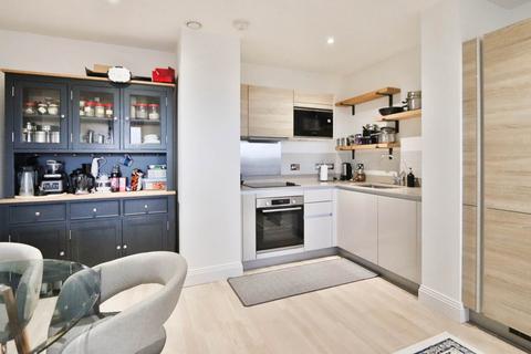 2 bedroom apartment for sale, Blagdon Road, New Malden