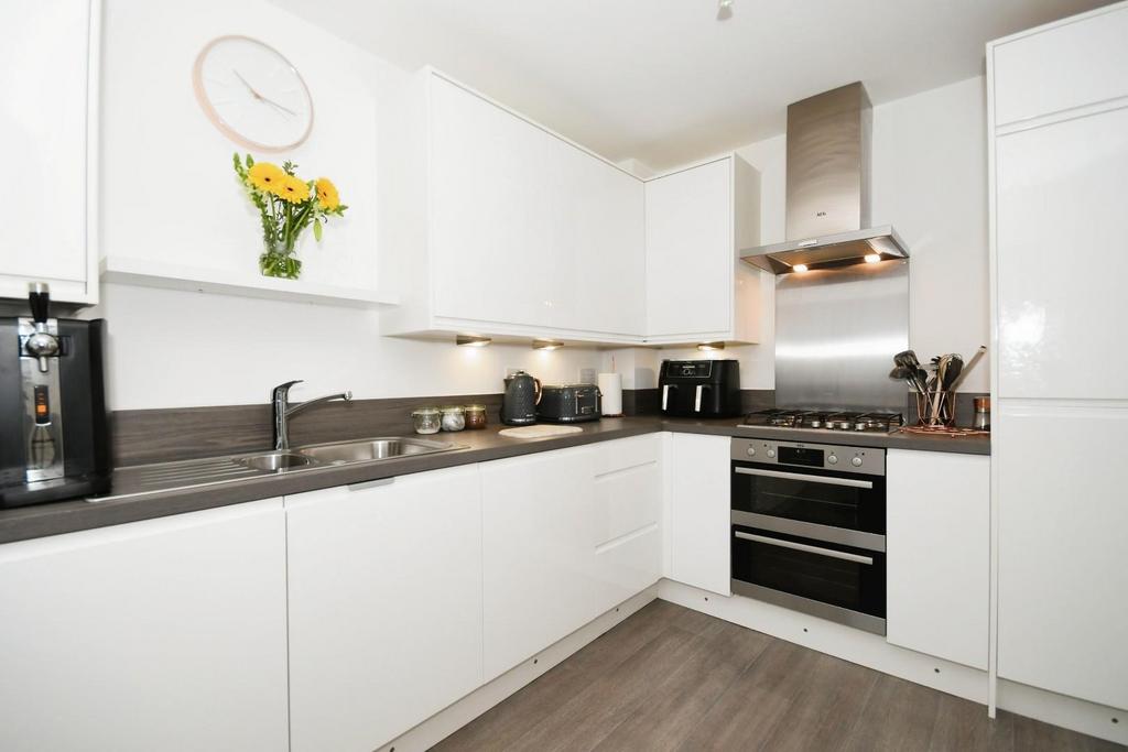 KITCHEN 01.jpg