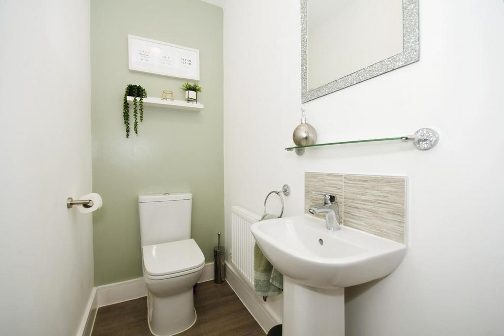 DOWNSTAIRS WC.jpg