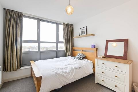 1 bedroom flat for sale, New Park Road, Brixton Hill, London, SW2