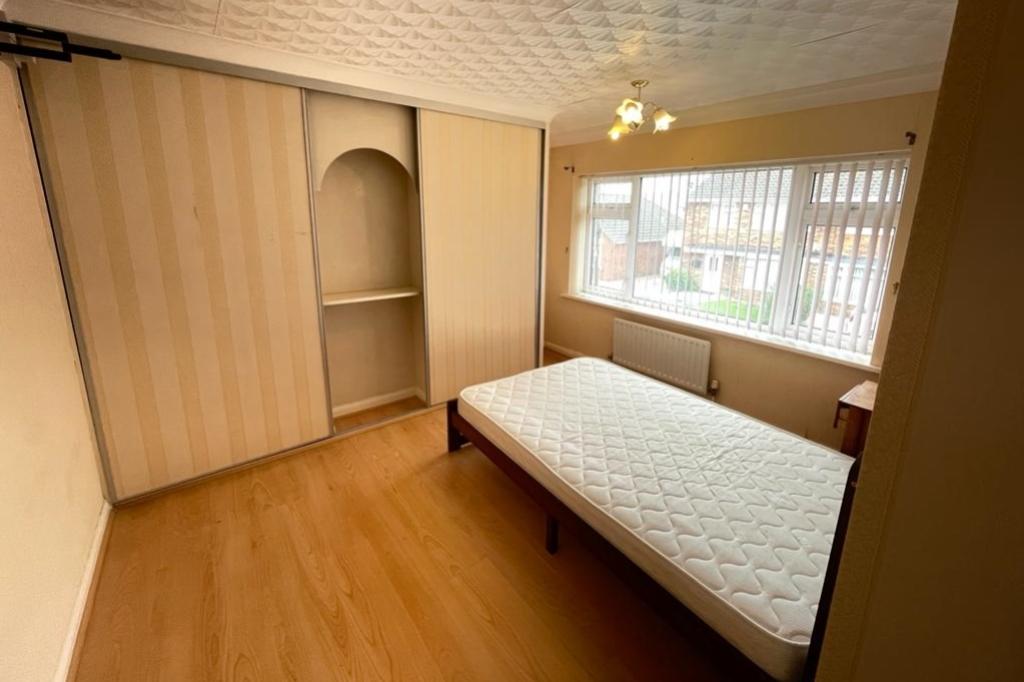 Bedroom 2 (1)