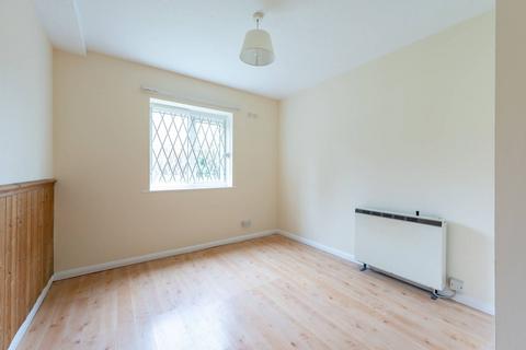 1 bedroom flat to rent, Galsworthy Road, Kingston Hill, Kingston upon Thames, KT2