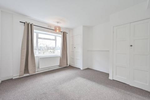 3 bedroom flat to rent, Moffat Court, Wimbledon, London, SW19