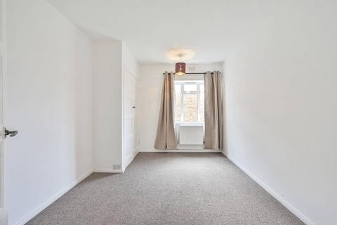 3 bedroom flat to rent, Moffat Court, Wimbledon, London, SW19