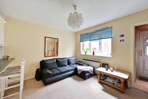 1 bedroom terraced house to rent, Rotherwood Close, Wimbledon, London, SW20