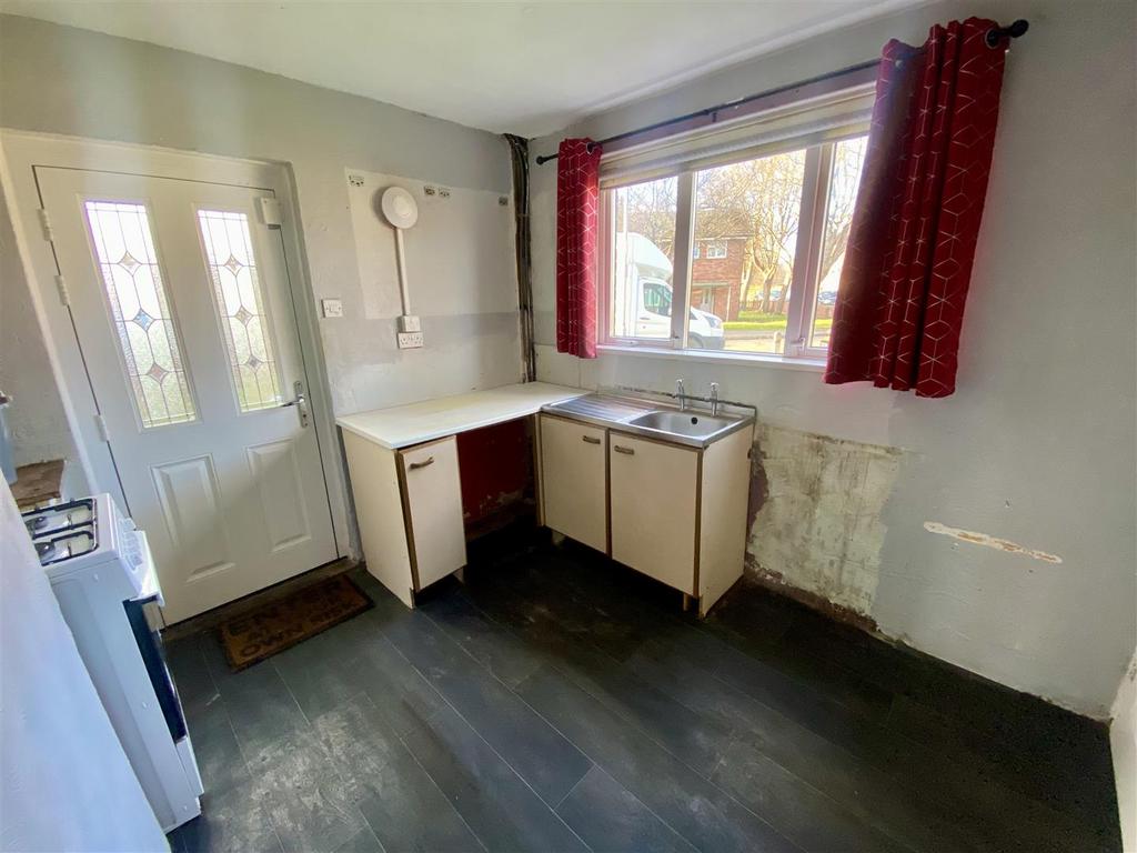 Bramleys Estate Agents - Lee Road - Dewsbury (9).j