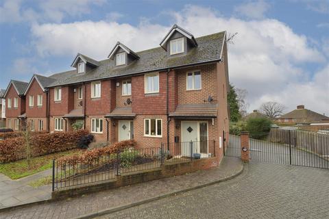 4 bedroom end of terrace house for sale, Maidstone Road, Paddock Wood