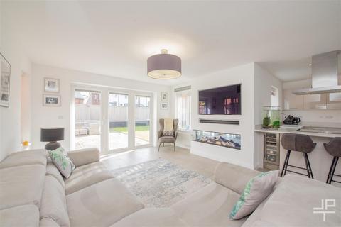 12 Edges Farm Close, Westhoughton, Bolton, BL5 2QY
