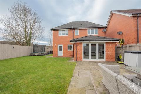 12 Edges Farm Close, Westhoughton, Bolton, BL5 2QY