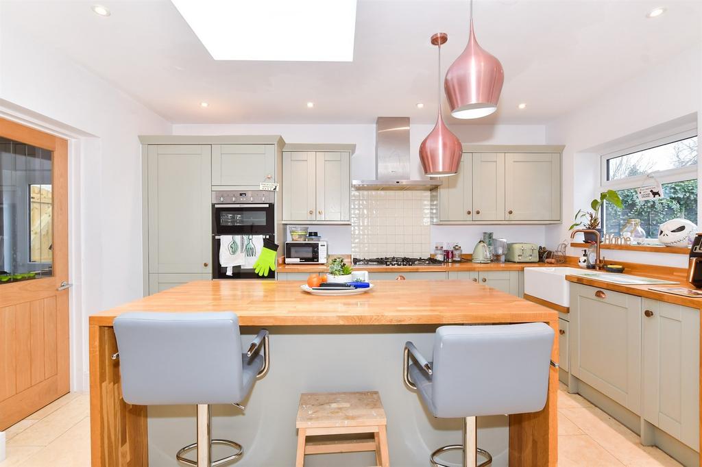 Kitchen/Breakfast Area
