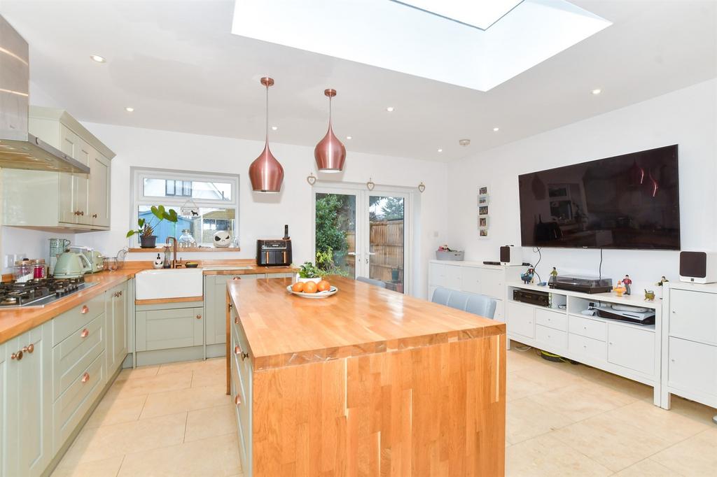 Kitchen/Breakfast Area