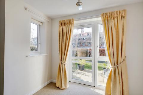 1 bedroom flat for sale, Lymington SO41