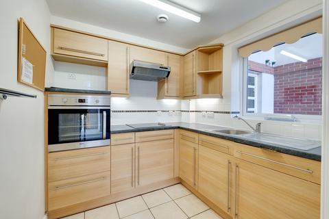 1 bedroom flat for sale, Lymington SO41