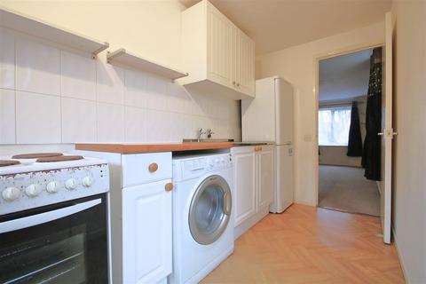 1 bedroom maisonette for sale, Penn Road, Datchet