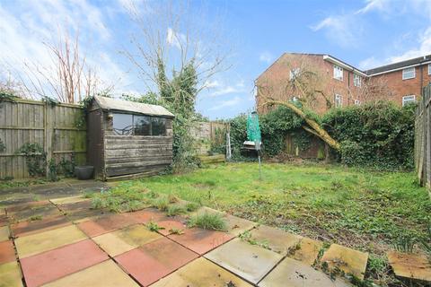 25 Penn Road, Datchet, Slough, SL3 9HS