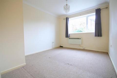 25 Penn Road, Datchet, Slough, SL3 9HS