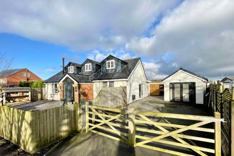 Holly Cottage Sower Carr Lane, Hambleton, Poulton-le-fylde, FY6 9DJ