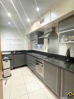 3 bedroom flat to rent, Parliament View Apartments, London, SE1