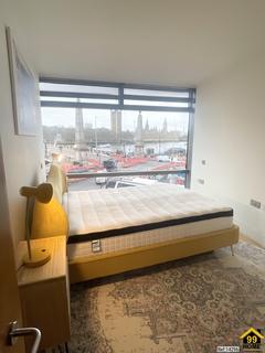 3 bedroom flat to rent, Parliament View Apartments, London, SE1