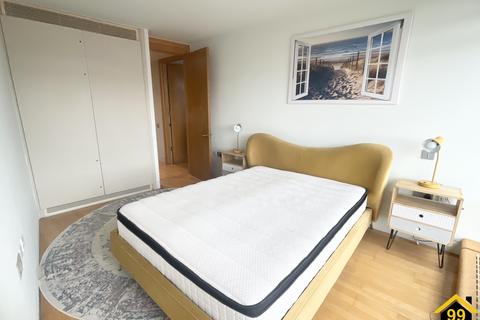 3 bedroom flat to rent, Parliament View Apartments, London, SE1