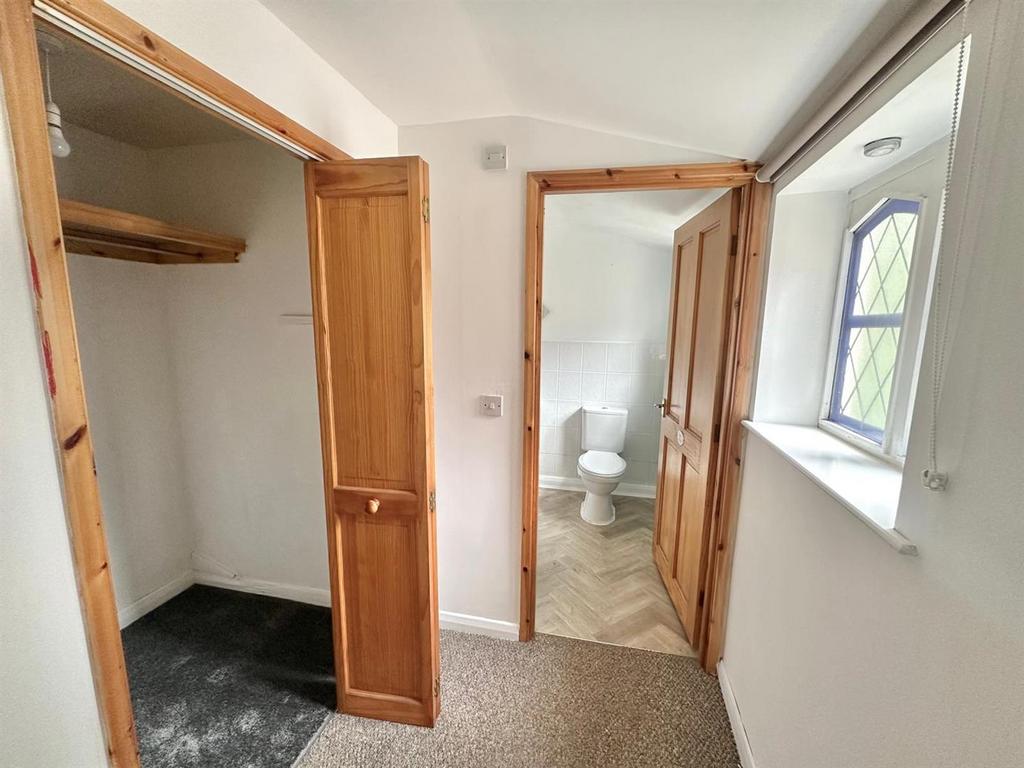 Separate Walk in Wardrobe
