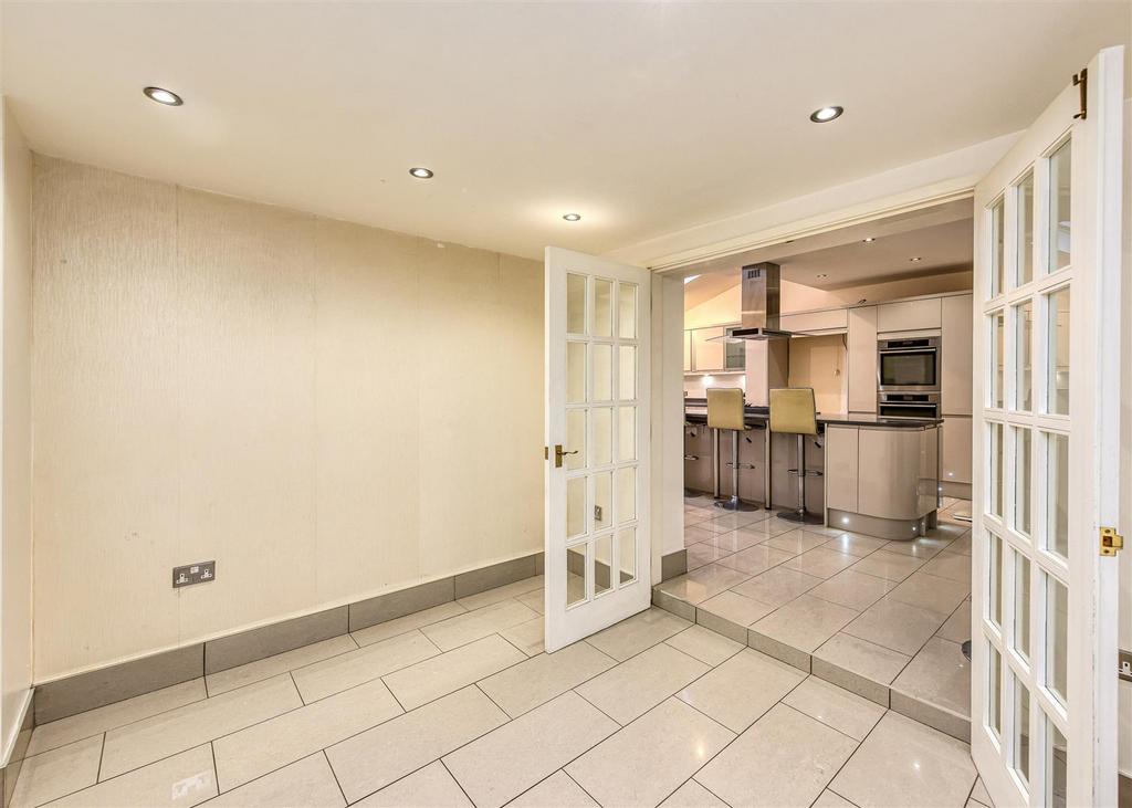 1 Manor Road-Dining Area.jpg