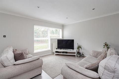 118 Coltstead, New Ash Green, Longfield, DA3 8LW