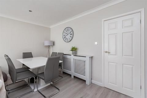 118 Coltstead, New Ash Green, Longfield, DA3 8LW