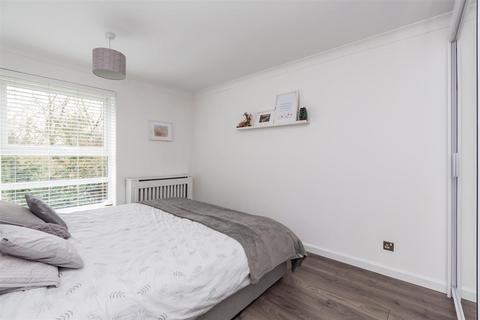 118 Coltstead, New Ash Green, Longfield, DA3 8LW