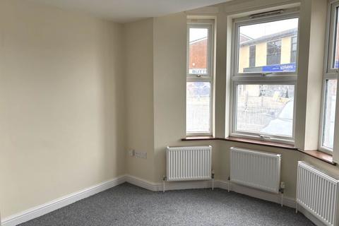 1 bedroom flat to rent, School Road, Reading RG31