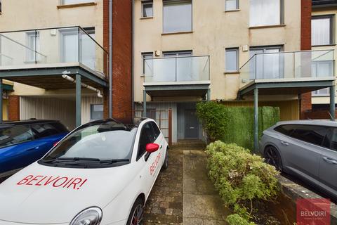 3 bedroom townhouse to rent, Langdon Road, Mariners Walk, Swansea, SA1