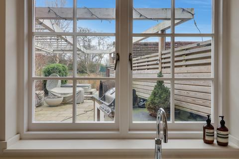 75 Hare Lane, Claygate, Esher, KT10 0QX