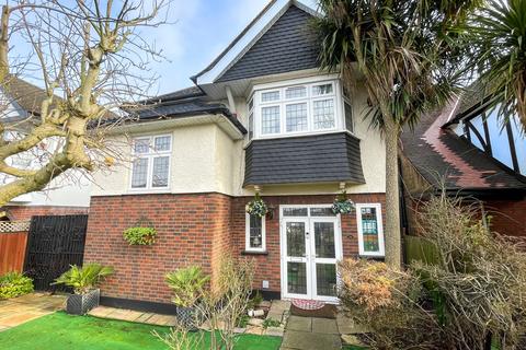 3 bedroom detached house for sale, Shaftesbury Avenue, Harrow, HA3