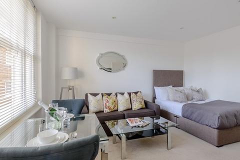Studio to rent, Hill Street, London, Greater London, W1J