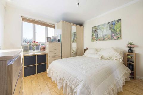 3 bedroom flat for sale, Sparsholt Road, London N19