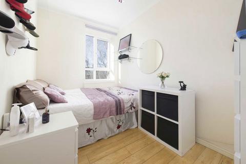 3 bedroom flat for sale, Sparsholt Road, London N19