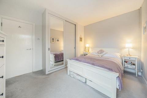 3 bedroom flat for sale, Upper Richmond Road, Putney