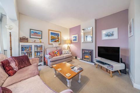 3 bedroom flat for sale, Upper Richmond Road, Putney