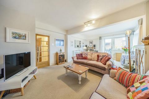 3 bedroom flat for sale, Upper Richmond Road, Putney