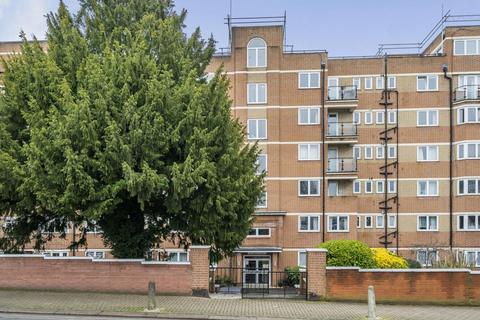 3 bedroom flat for sale, Upper Richmond Road, Putney