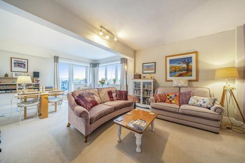 3 bedroom flat for sale, Upper Richmond Road, Putney