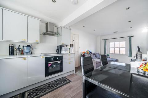 2 bedroom flat for sale, Newbury,  Berkshire,  RG14