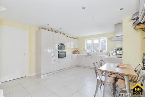 4 bedroom detached house for sale, Crowfoot Way, Leicester, Leicestershire, LE9